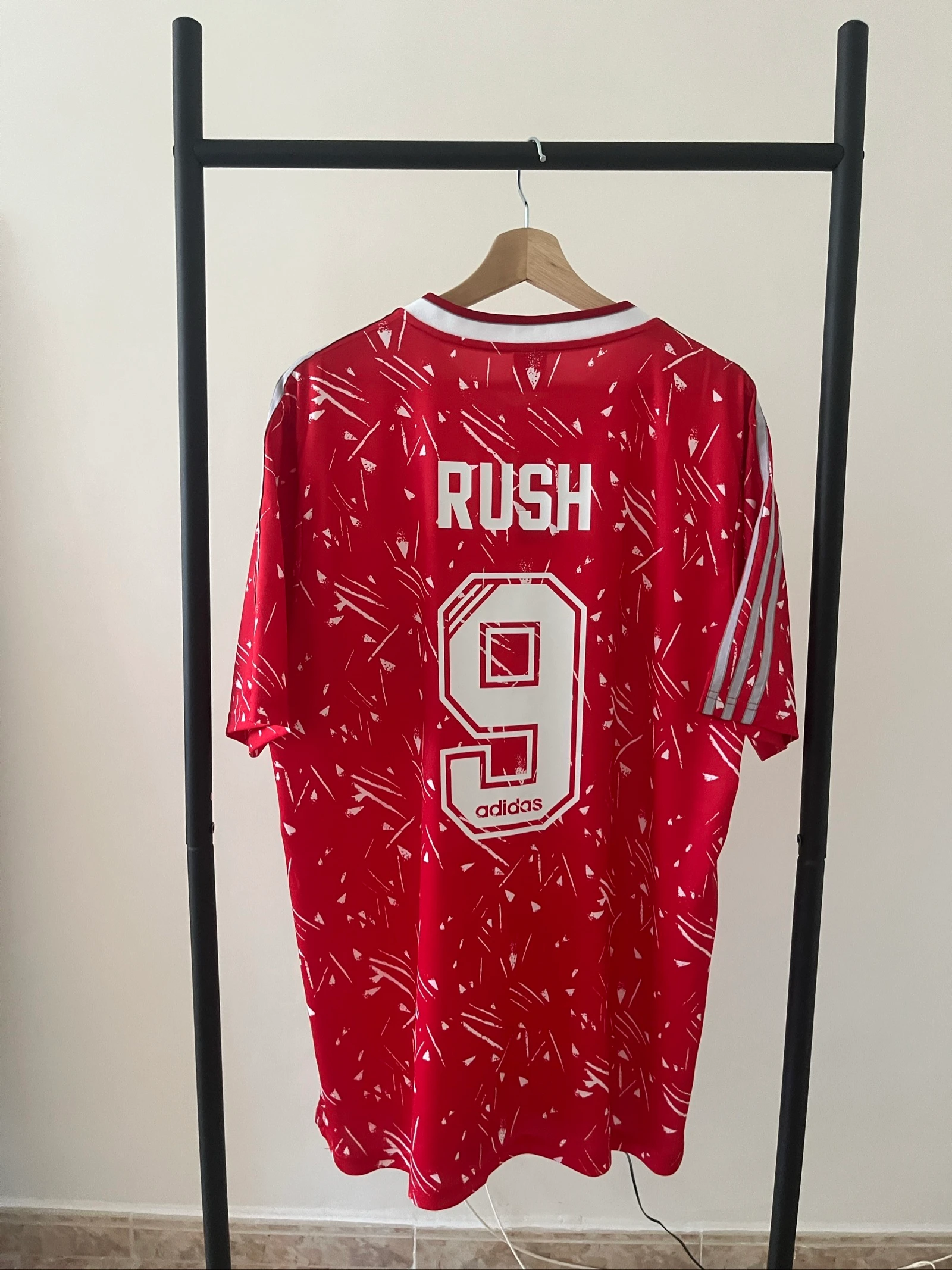 Liverpool Retro T-Shirt – photo 2